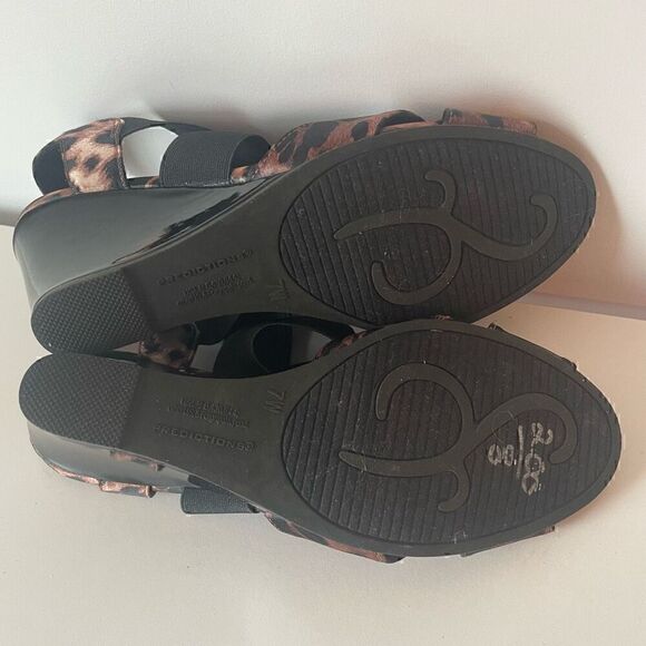 Predictions Wedge Sandal Leopard Print Stretchy Strap Black Size 7 Wide Fit NEW - Picture 6 of 9
